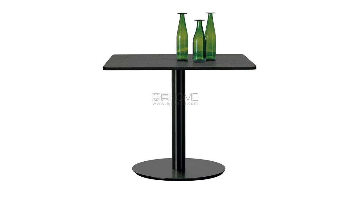 GREEN BOTTLES 茶几