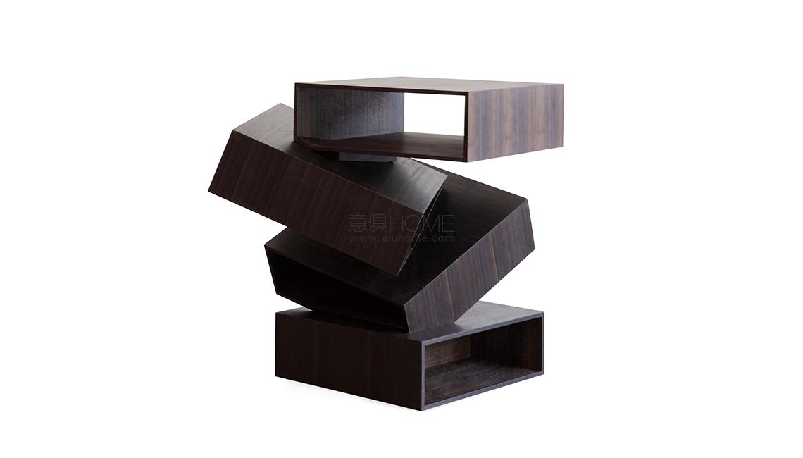 Balancing Boxes床头柜