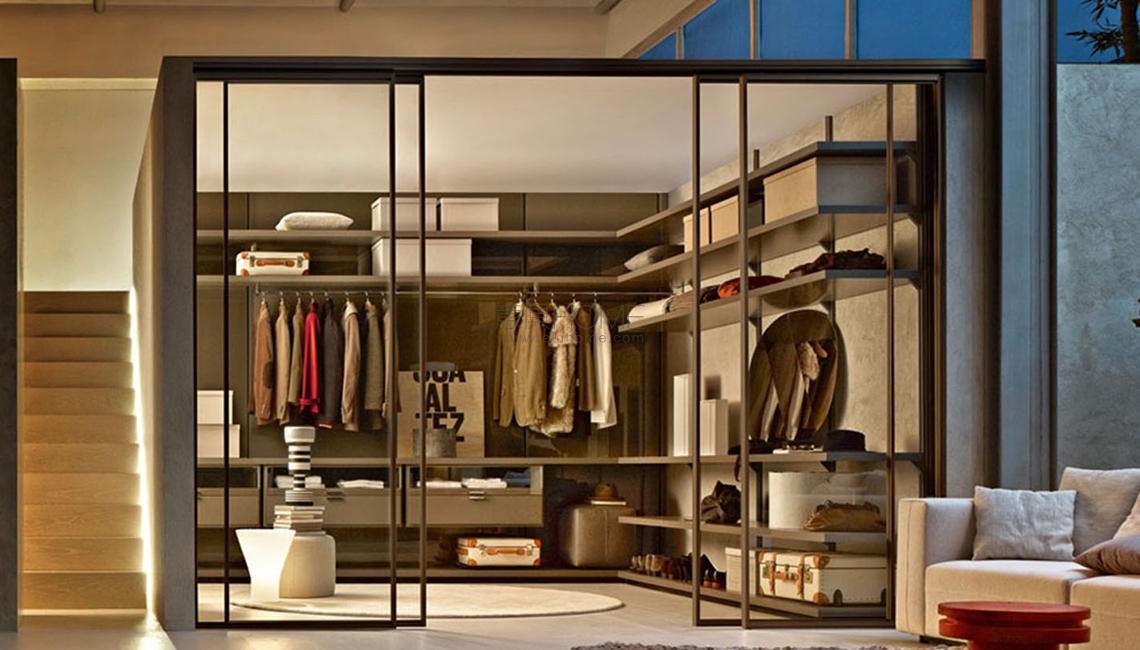 DWELL  步入式衣帽间