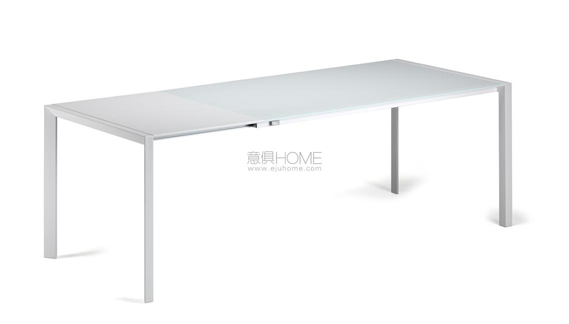 Pedro Drive长餐桌