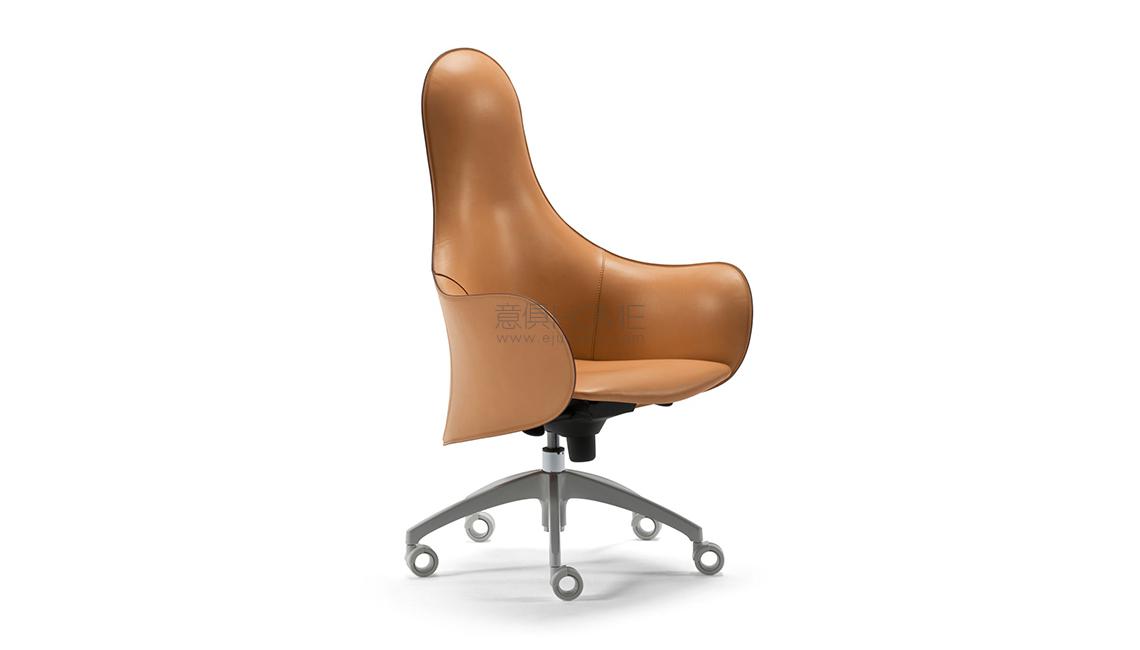 10.0194旋转扶手椅