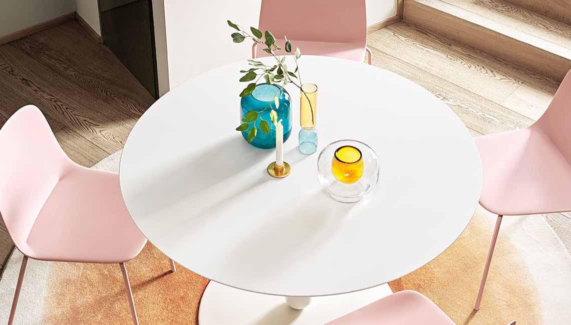 CALLIGARISMetal and polypropylene chair金属椅子