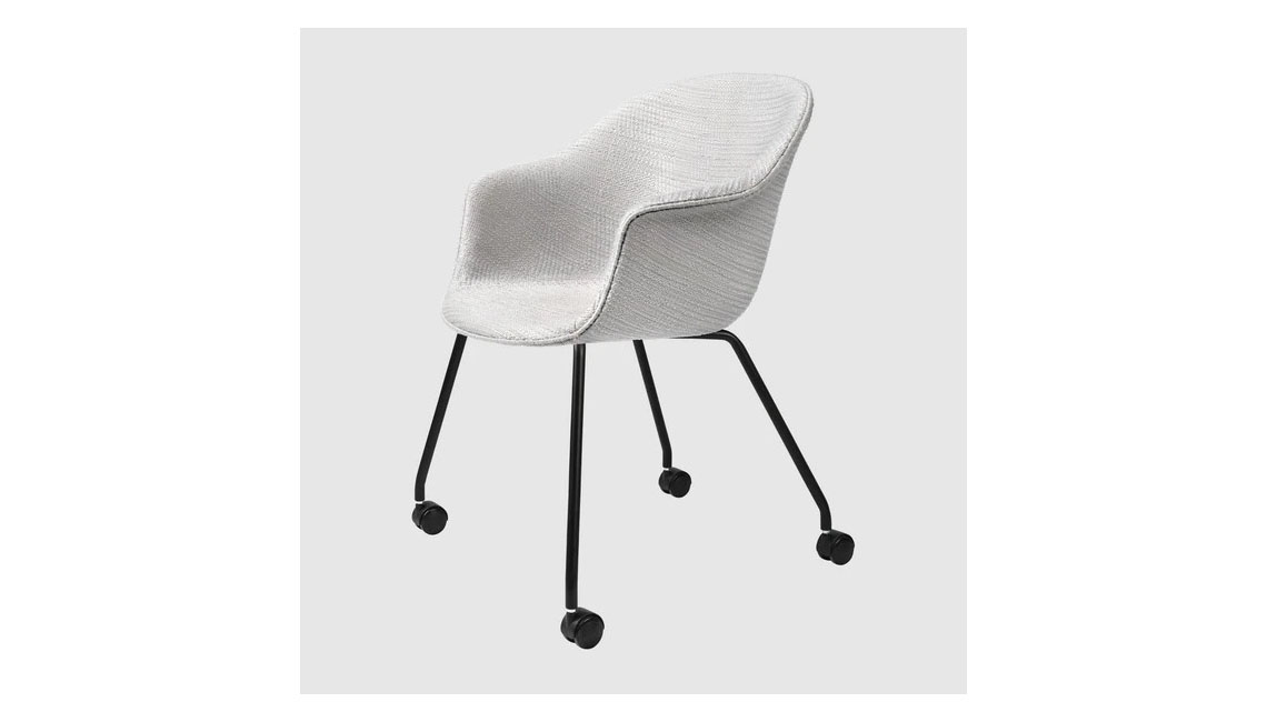 GUBIBat Meeting Chair - Fully Upholstered. 4 Legs W. Castors书椅