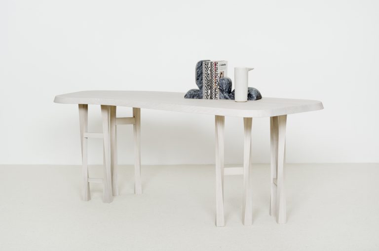 CHRISTOPHE DELCOURTBUREAUX-TWI BUREAU办公桌